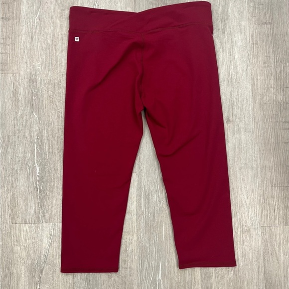 Fabletics Red Mid Rise Capri Active Leggings - New - Size XXL - Picture 2 of 3